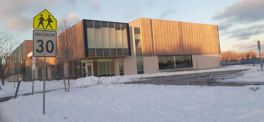 LOrée-du-parc Primary School | 7500 Rue Jean-Chevalier, LaSalle, QC H8N 2J4, Canada | Phone: (514) 748-4644