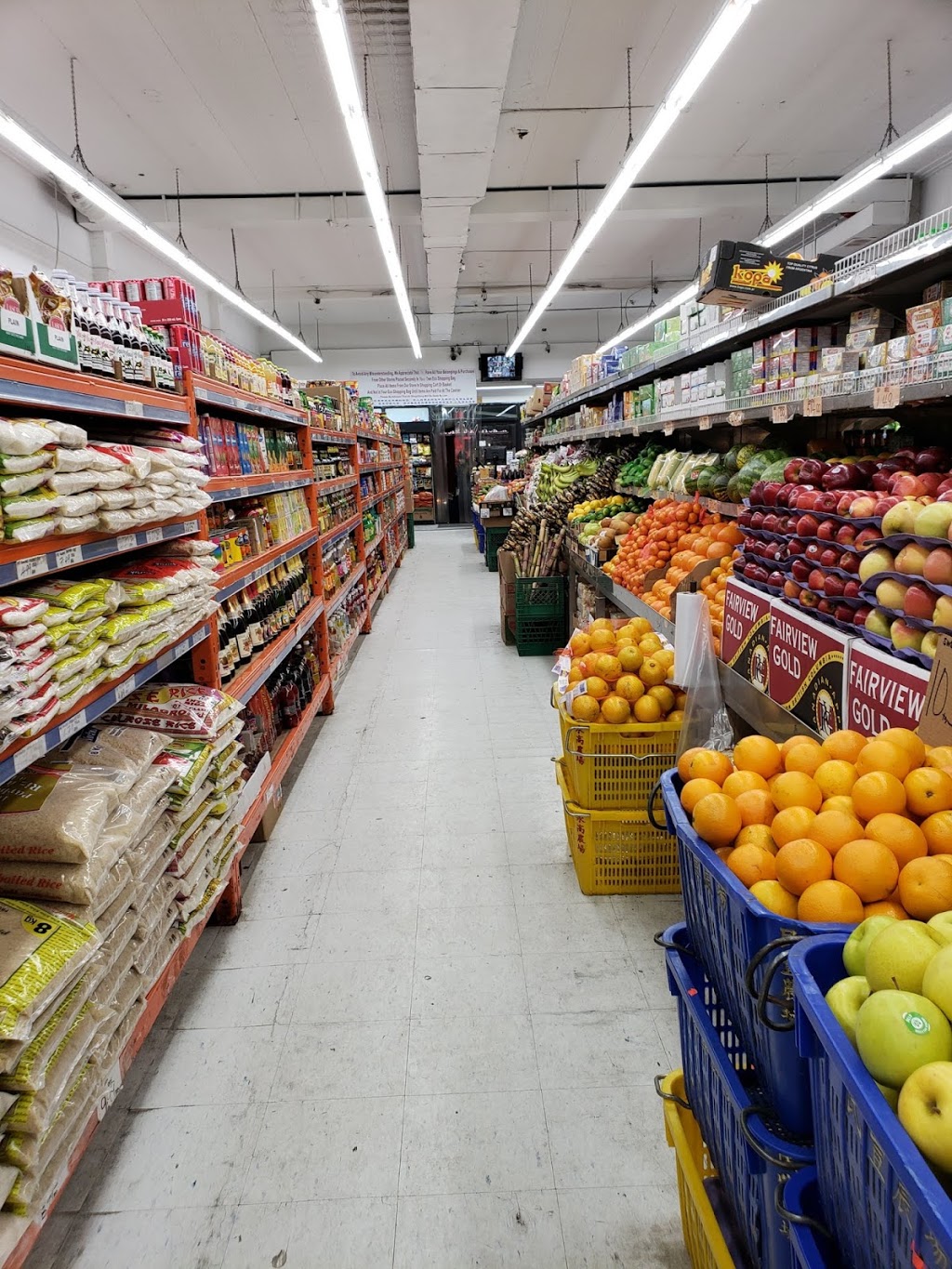 Danforth Market 2742 Danforth Ave, Toronto, ON M4C 1L7, Canada