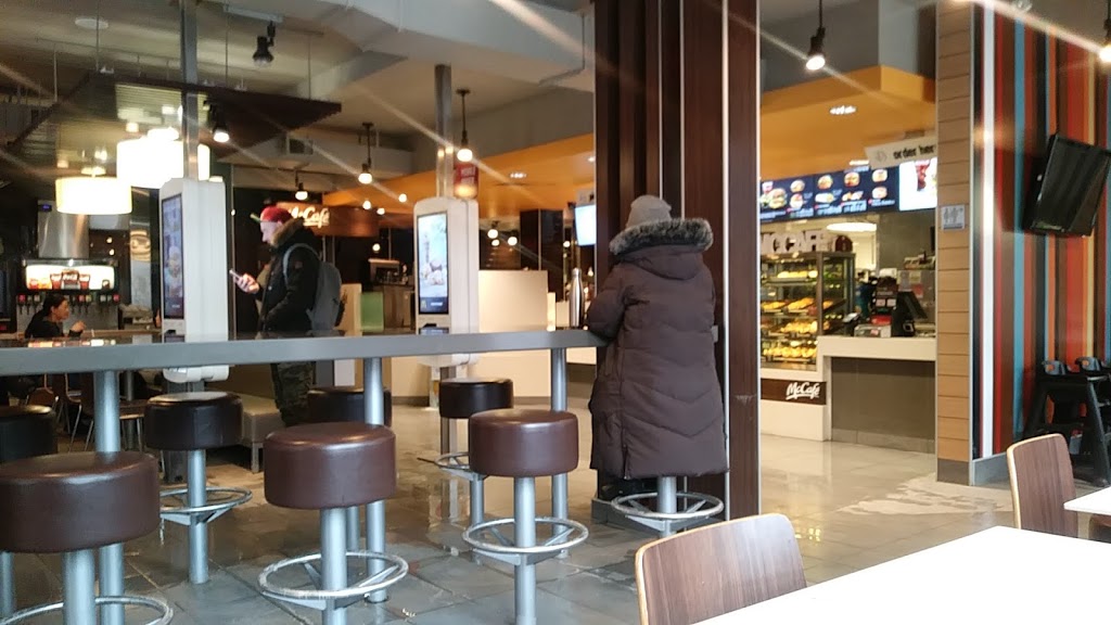 McDonalds | 885 Bloor St W, Toronto, ON M6G 1M4, Canada | Phone: (416) 588-6724