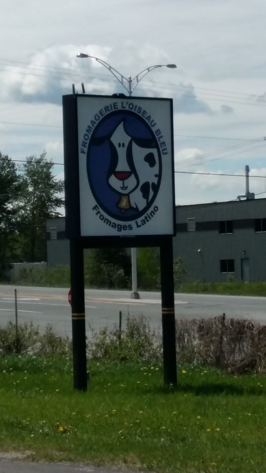 Fromagerie Loiseau Bleu | 525 Boulevard Industriel, Asbestos, QC J1T 0A4, Canada | Phone: (819) 879-9191