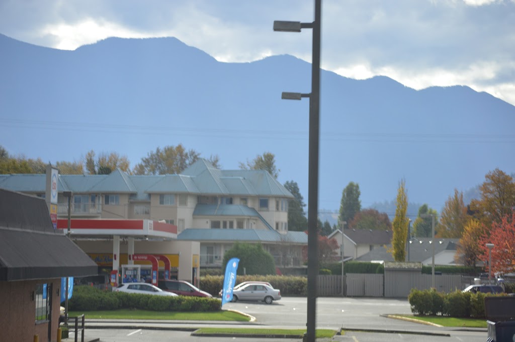 ESSO Smart Stop 37888 | 7680 Amber Dr, Chilliwack, BC V2R 3P3, Canada | Phone: (604) 847-1765