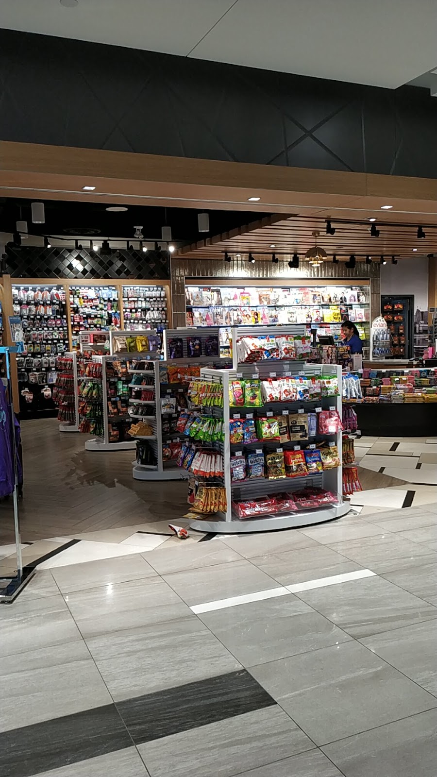 6 & Sundry | Terminal 3, Toronto Pearson International Airport, Mississauga, ON L5P 1B2, Canada | Phone: (905) 694-9520