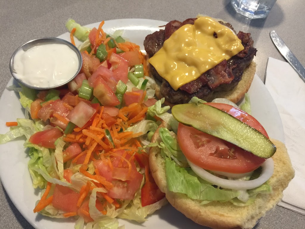 Country Corner Eatery | 357 Durham Rd W, Durham, ON N0G 1R0, Canada | Phone: (519) 369-3000