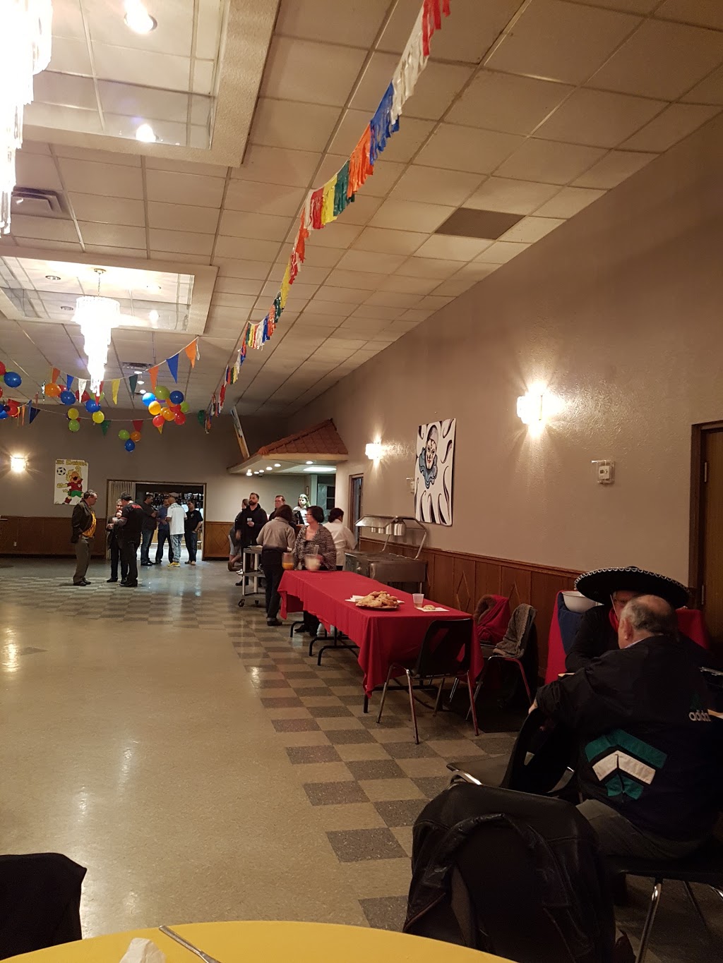 Leamington Portuguese Community Club | 217 Talbot St W, Leamington, ON N8H 1N8, Canada | Phone: (519) 326-5561