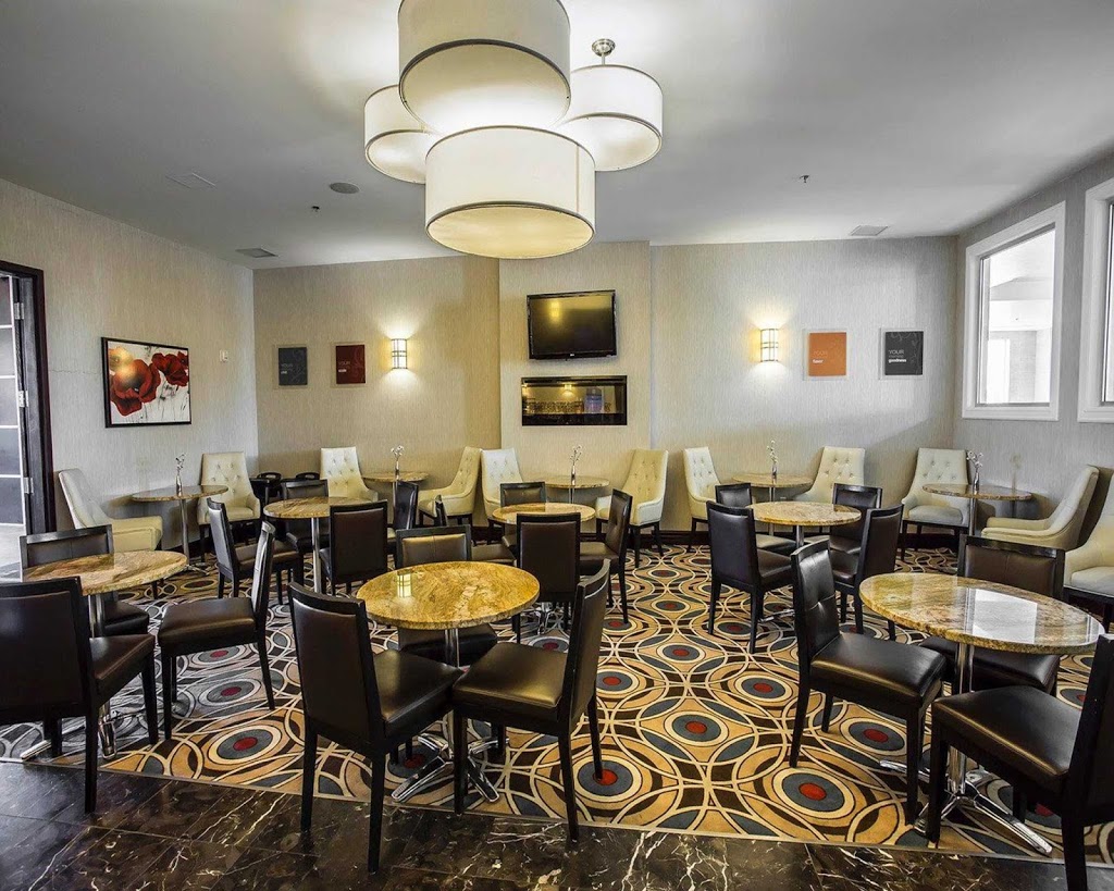 Comfort Hotel Bayers Lake | 88 Chain Lake Dr, Halifax, NS B3S 1A2, Canada | Phone: (902) 405-4555