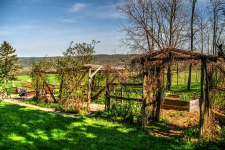 H6 Farm | Grey County Rd 7, Meaford, ON N4L 1W7, Canada | Phone: (416) 450-1702