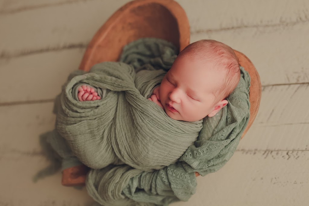 Red Earth Photography | 2205 20 Ave, Bowden, AB T0M 0K0, Canada | Phone: (587) 377-5856