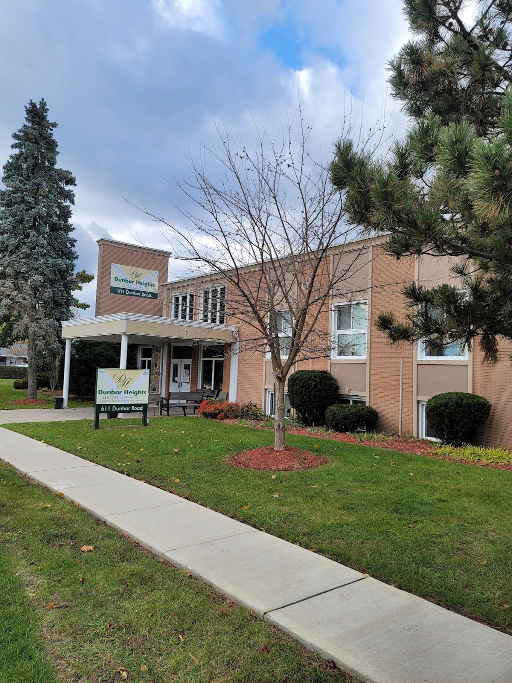 DUNBAR HEIGHTS SENIORS LIVING INC | 611 Dunbar Rd, Cambridge, ON N3H 2T4, Canada | Phone: (855) 334-3233