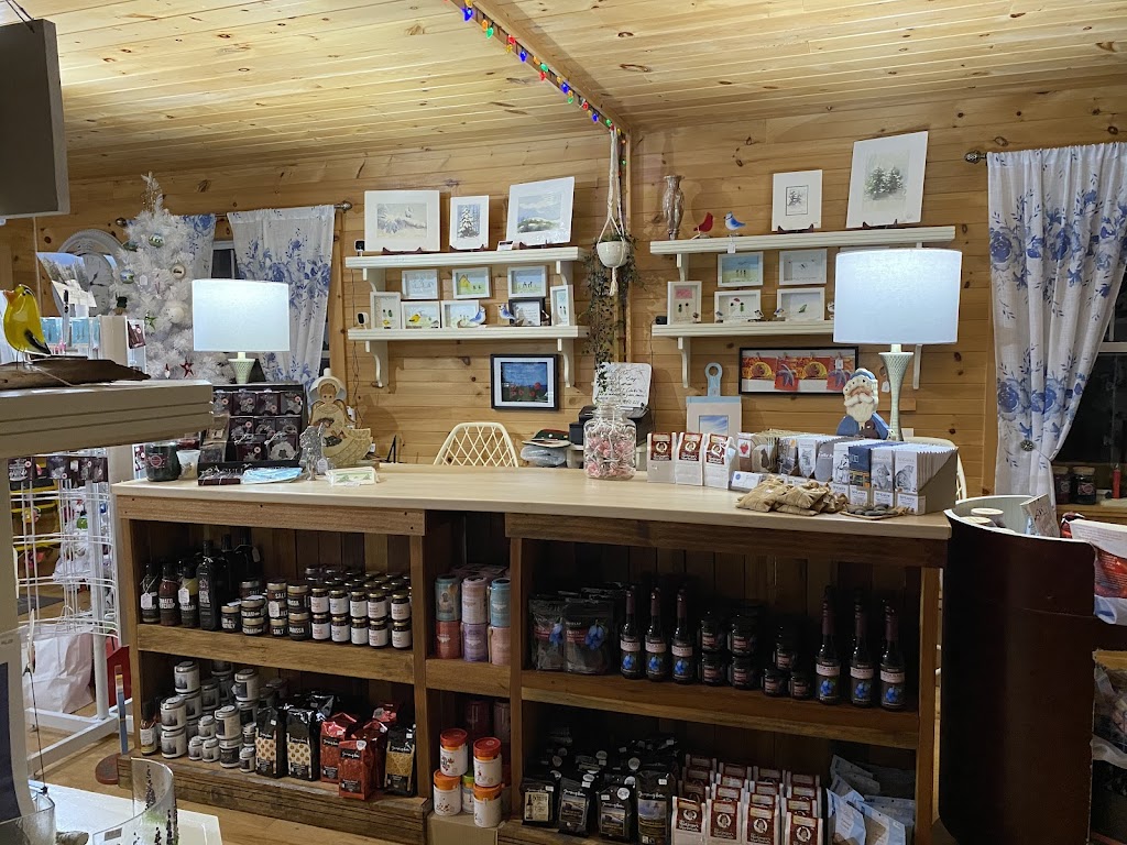 Moonlight Bay Craft Shop | 5599 St Peters Rd, Saint Peters Bay, PE C0A 2A0, Canada | Phone: (902) 218-2404