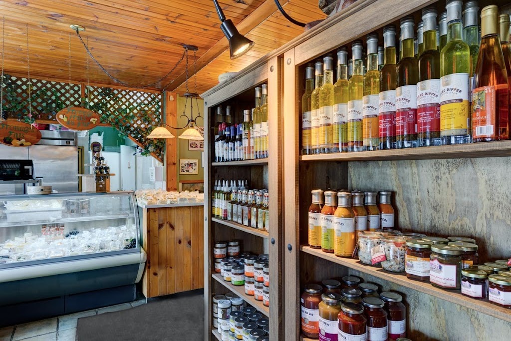 Restaurant La Bourgade | 16 Rue Caouette E, Thetford Mines, QC G6G 2B8, Canada | Phone: (418) 335-3313