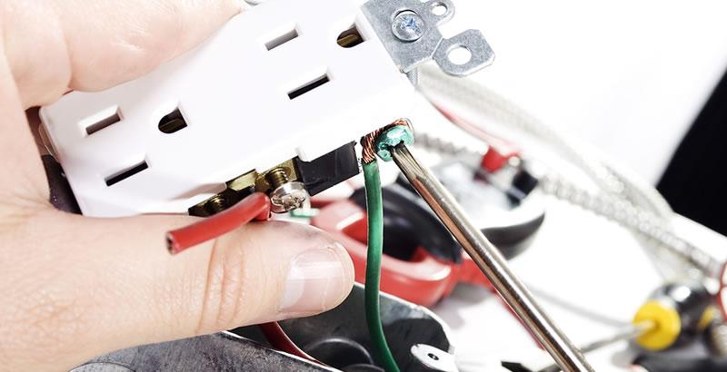 E D.D.T. Electrique | Sherbrooke, QC J1R 0H9, Canada | Phone: (819) 821-2940