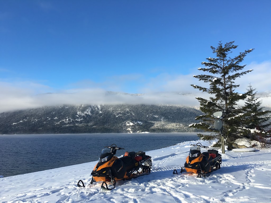 Grizzly Adams Lake Resort | 10045 East FSR Adams Lake, BC V0E 2E0, Canada | Phone: (604) 788-1798