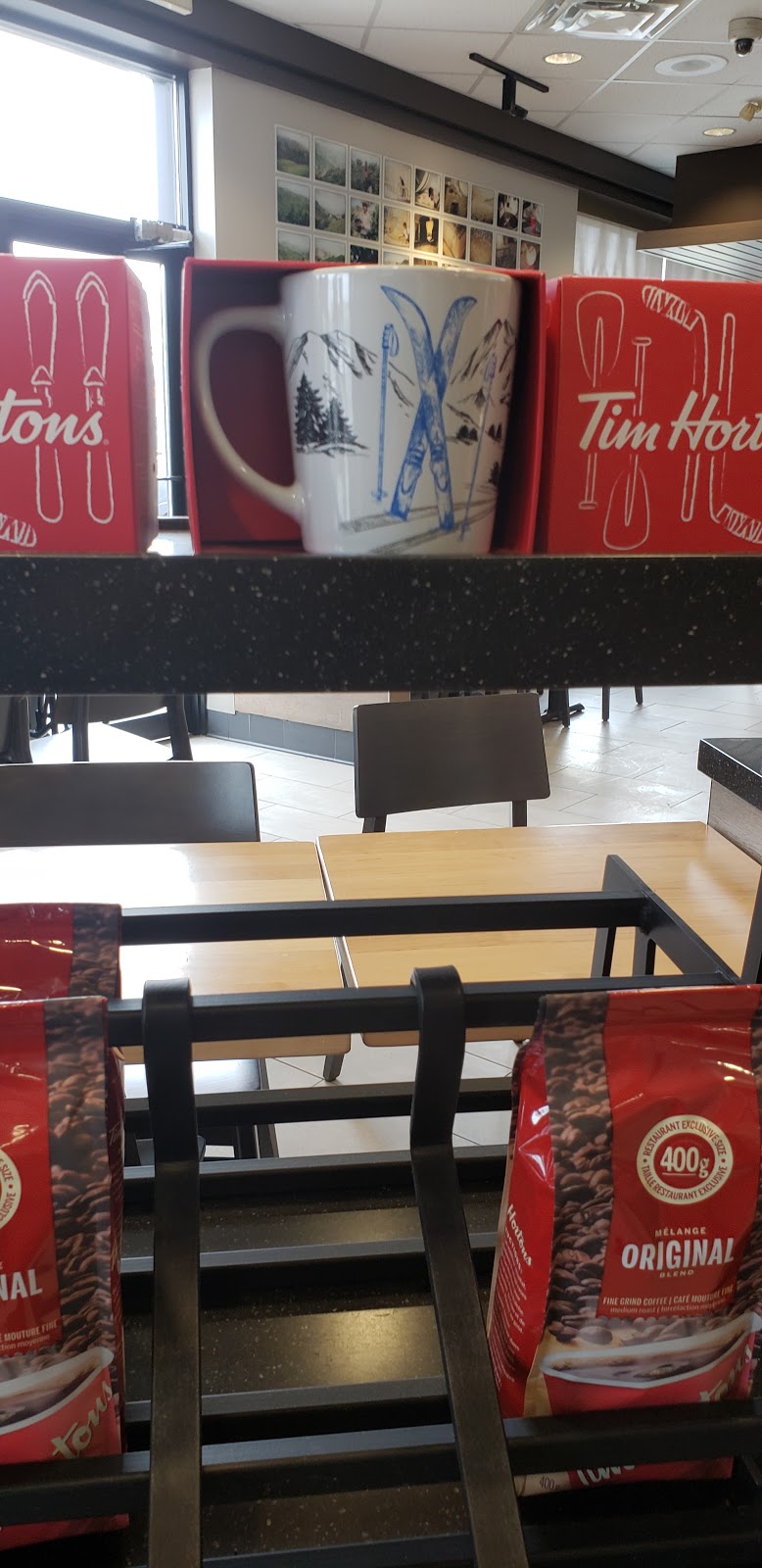 Tim Hortons | 60 McNaughton Ave, Wallaceburg, ON N8A 1R9, Canada | Phone: (519) 627-3999