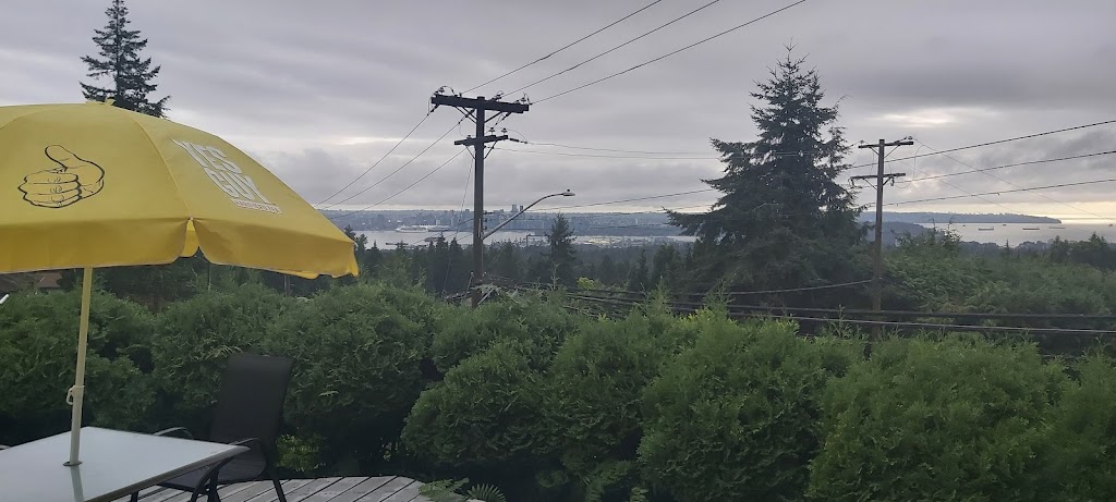 City Gardens Suites B&B | 4344 Delbrook Ave, North Vancouver, BC V7N 4A3, Canada | Phone: (604) 861-3000