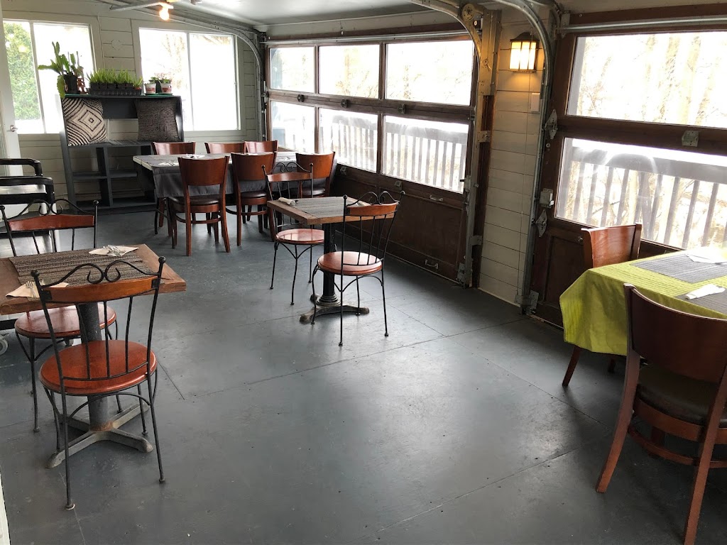 Une Faim de Loup comptoir local | 50 Bd St Laurent E, Louiseville, QC J5V 1J4, Canada | Phone: (819) 721-3225