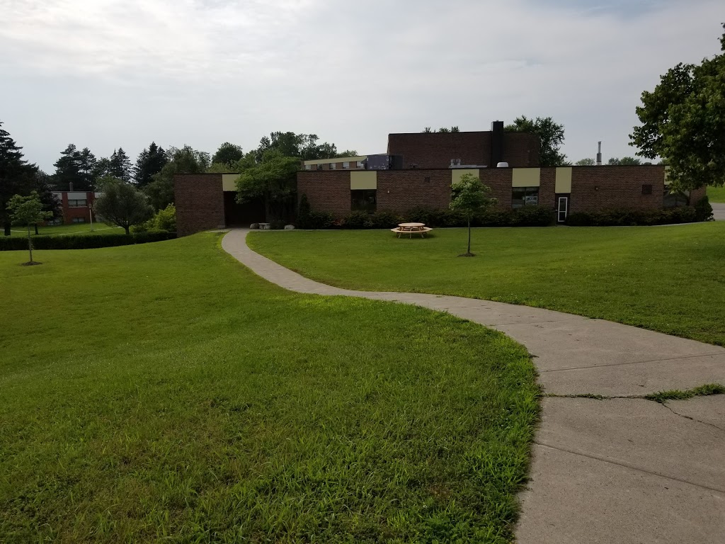 Kingsway College | 1200 Leland Rd, Oshawa, ON L1K 2H5, Canada | Phone: (905) 433-1144
