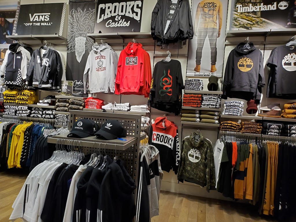 Boathouse | 999 Upper Wentworth St, Hamilton, ON L9A 4X5, Canada | Phone: (905) 387-7100