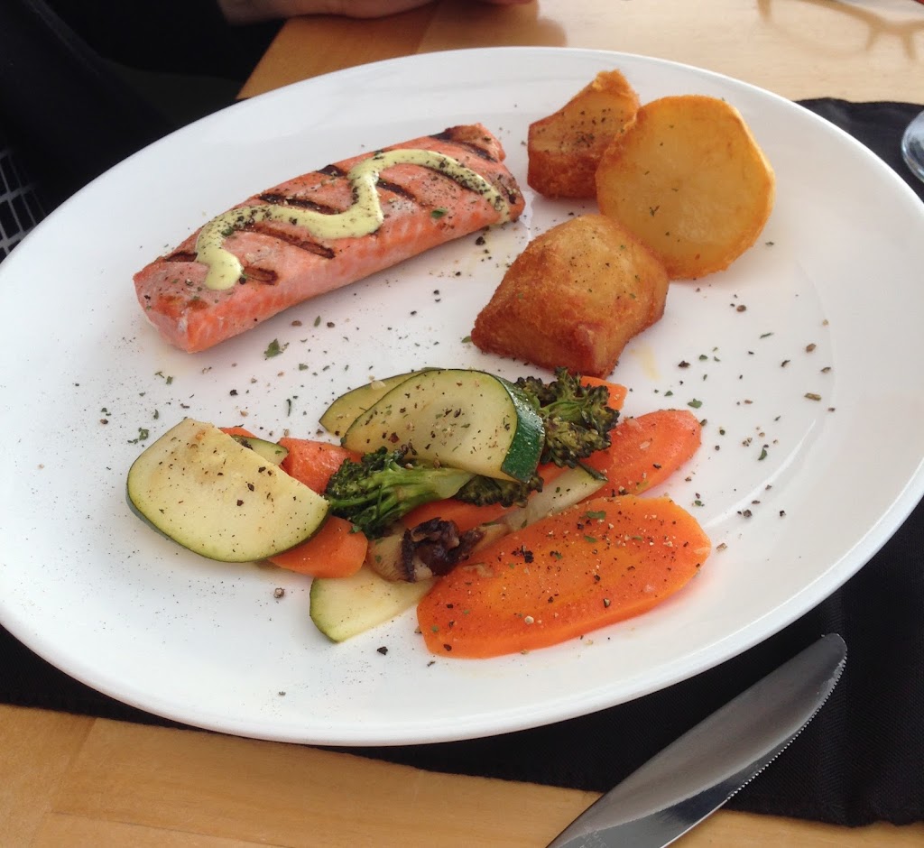 Beach House Cafe | 2775 Island Hwy W, Qualicum Beach, BC V9K 2C4, Canada | Phone: (250) 752-9626