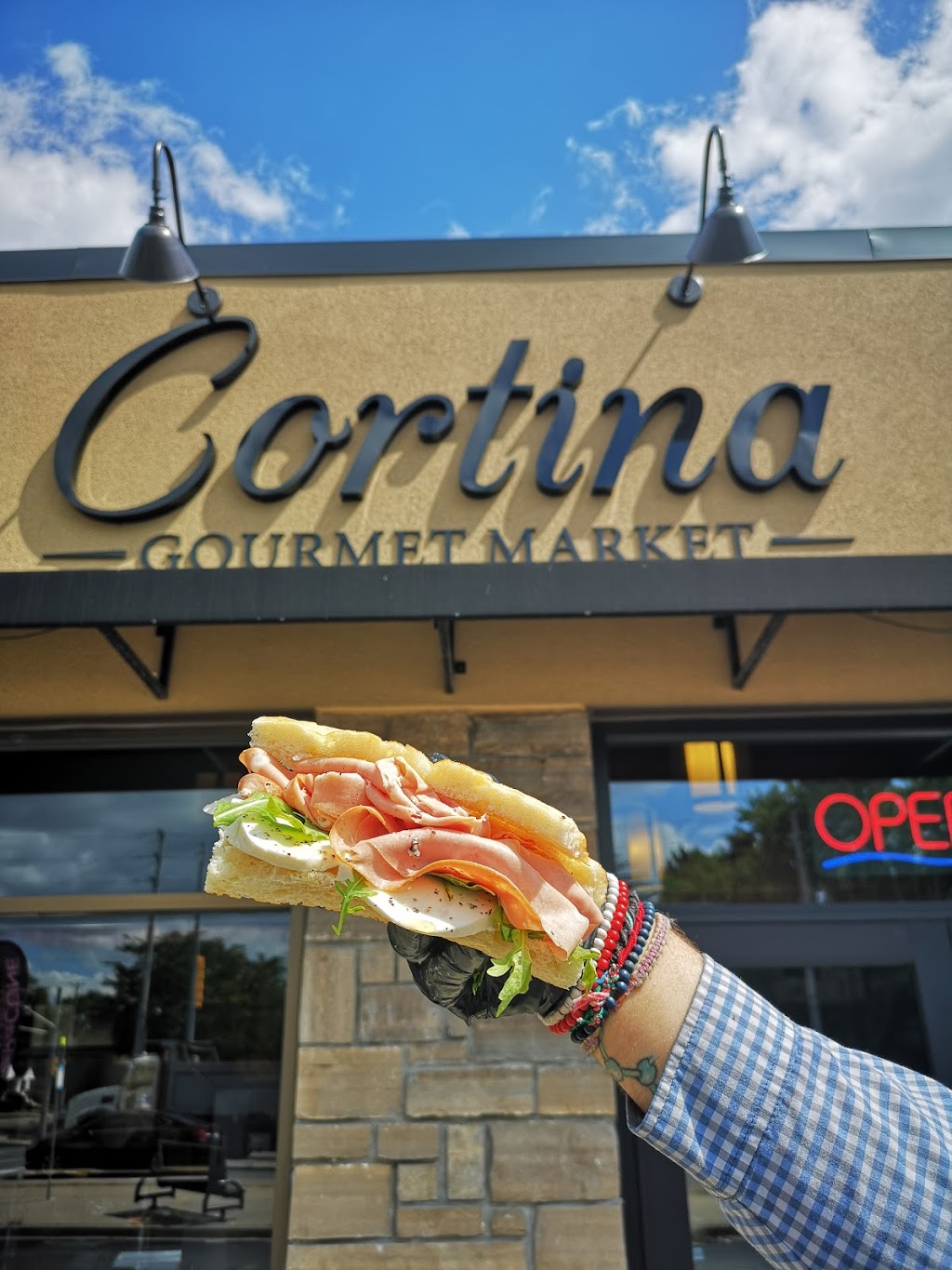 Cortina Gourmet Market | 4300 Howard Ave, Windsor, ON N9G 1P4, Canada | Phone: (226) 674-4774