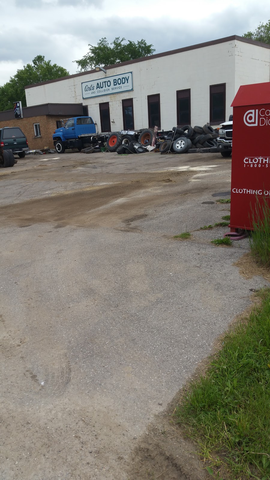 Arts Towing & Auto Body & Collision Service Ltd | 21 John St, Formosa, ON N0G 1W0, Canada | Phone: (519) 367-2721
