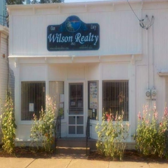 Dan & Lucy Wilson Realty | 128 Lockport St, Youngstown, NY 14174, USA | Phone: (716) 745-3839