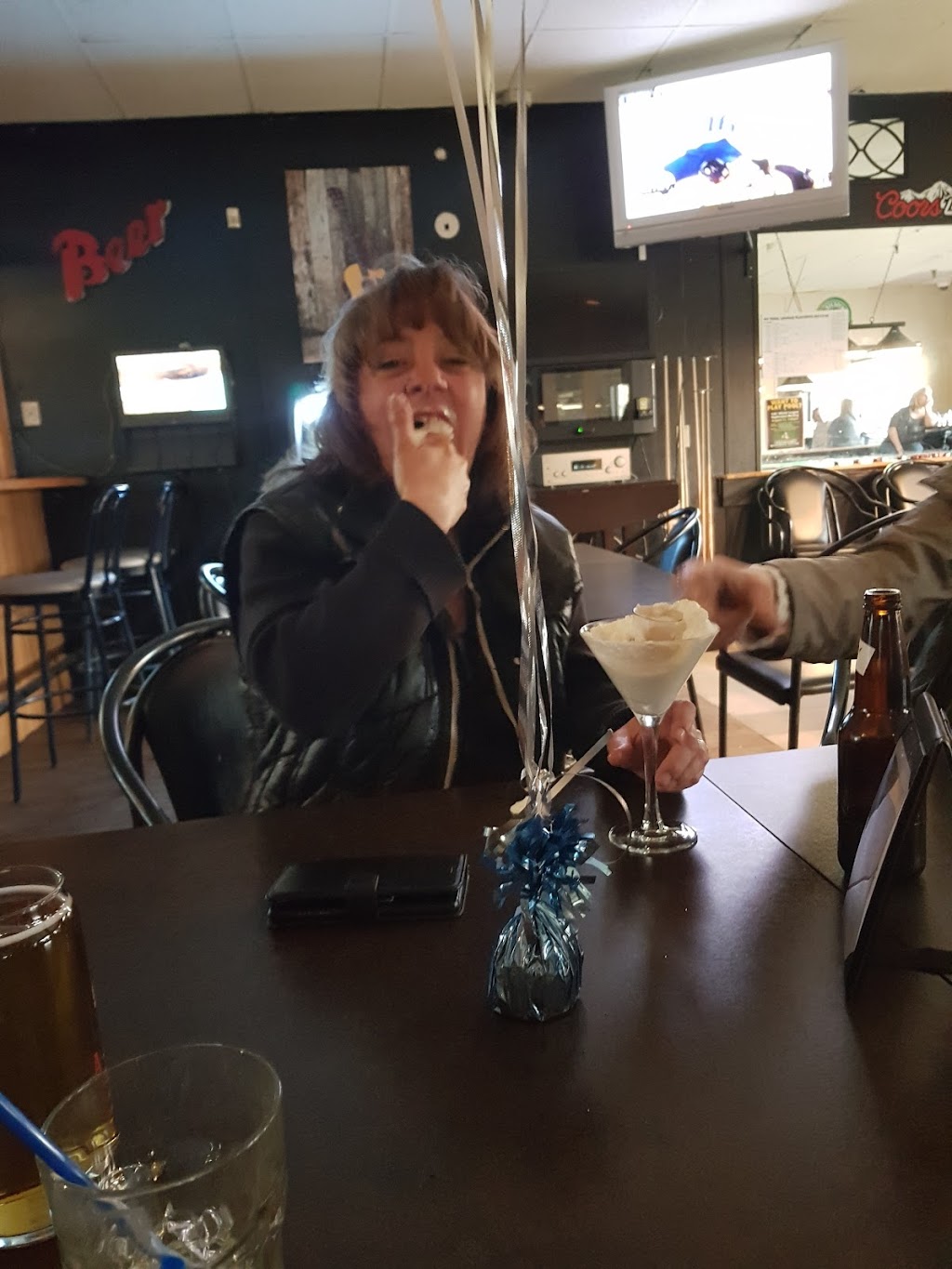Leahs Bar and Grill | 6315 Horn St, Red Deer, AB T4P 3A2, Canada | Phone: (403) 986-9005