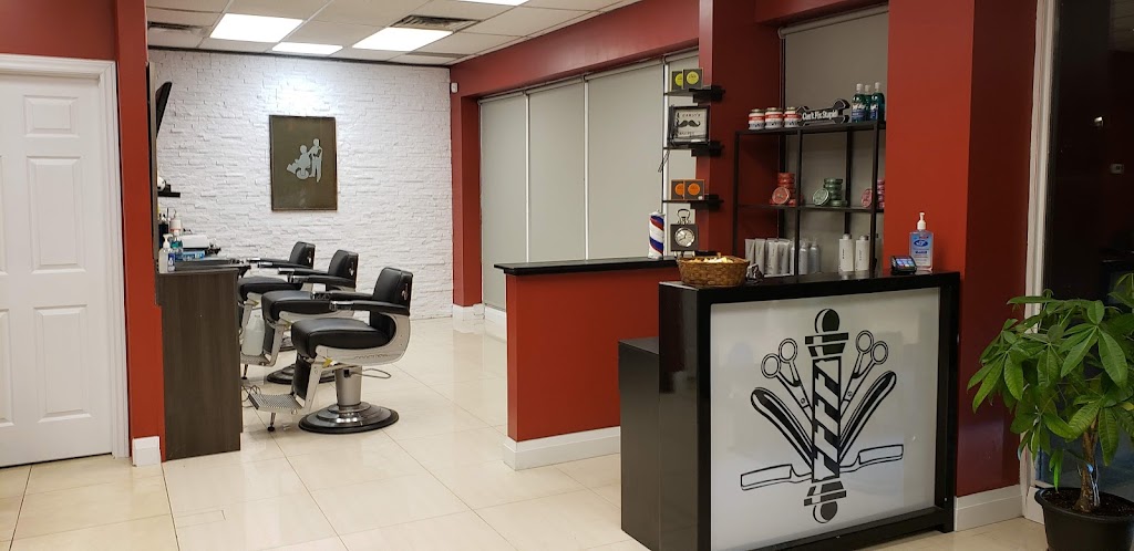 Carlos Barber Shop | 331 Bayfield St #8, Barrie, ON L4M 3C2, Canada | Phone: (705) 721-4400