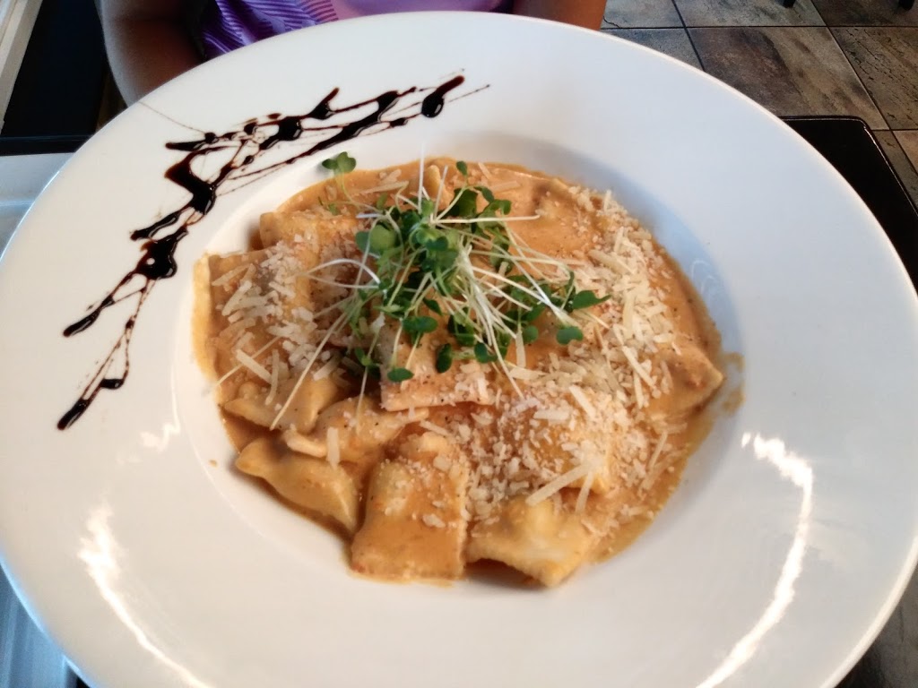 Resto Bistro Rumeur | 585 Boulevard de la Gappe, Gatineau, QC J8T 8N7, Canada | Phone: (819) 243-0001