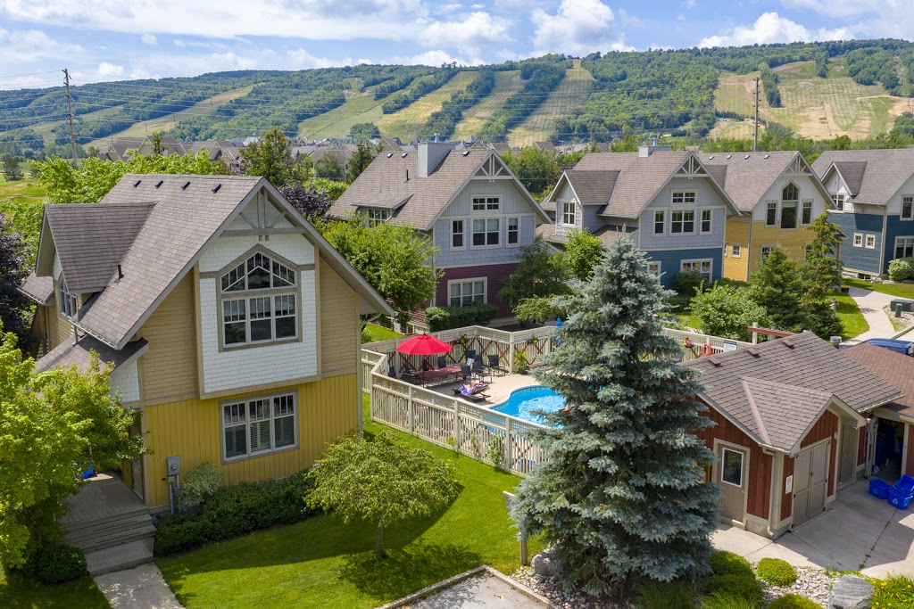 Blue View Chalets | Units # 1-8, 104 Brooker Blvd, The Blue Mountains, ON L9Y 3Z2, Canada | Phone: (416) 203-2057