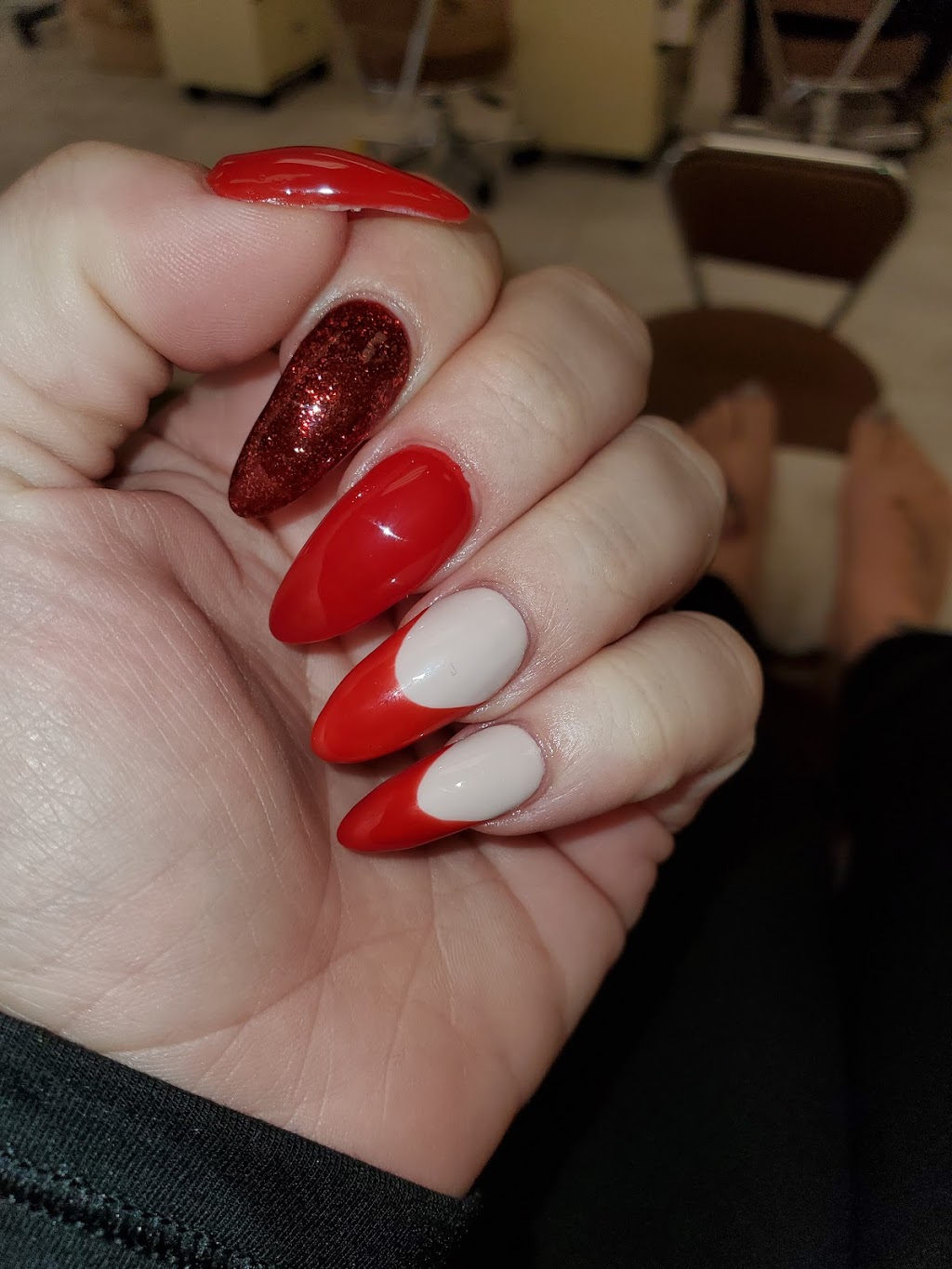 Amys Nail Salon | 8279 Lundys Ln, Niagara Falls, ON L2H 1H5, Canada | Phone: (289) 296-1007