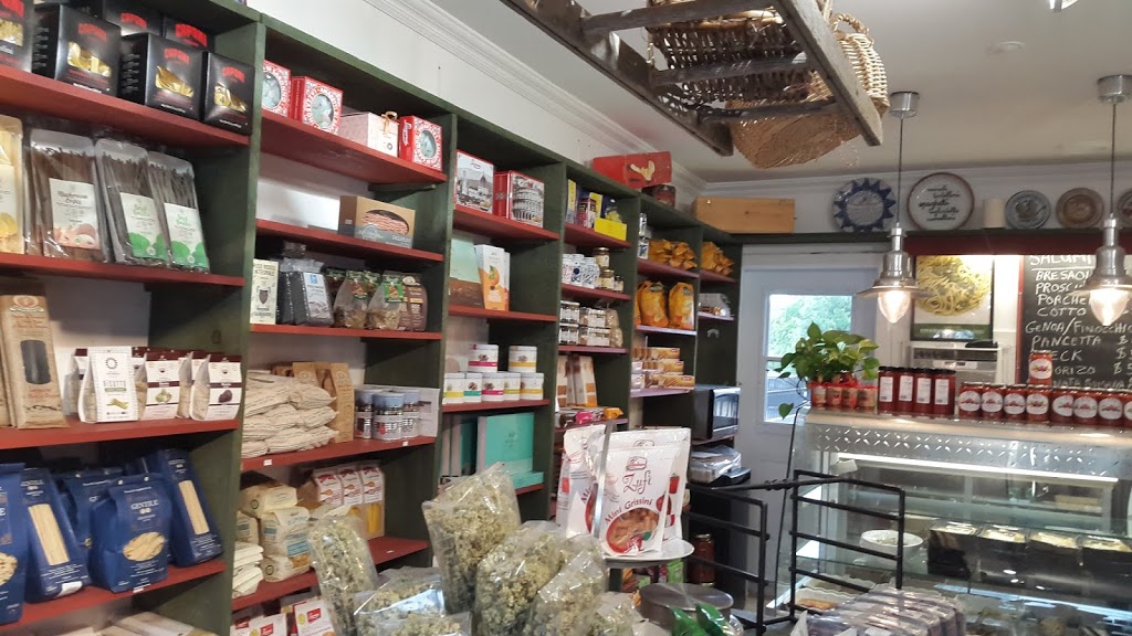 Domenica | 302 Chemin Knowlton, Knowlton, QC J0E 1V0, Canada | Phone: (450) 242-1489