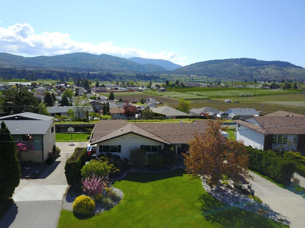 Absolutely Suite | 949 Panorama Crescent, Oliver, BC V0H 1T6, Canada | Phone: (250) 498-4350