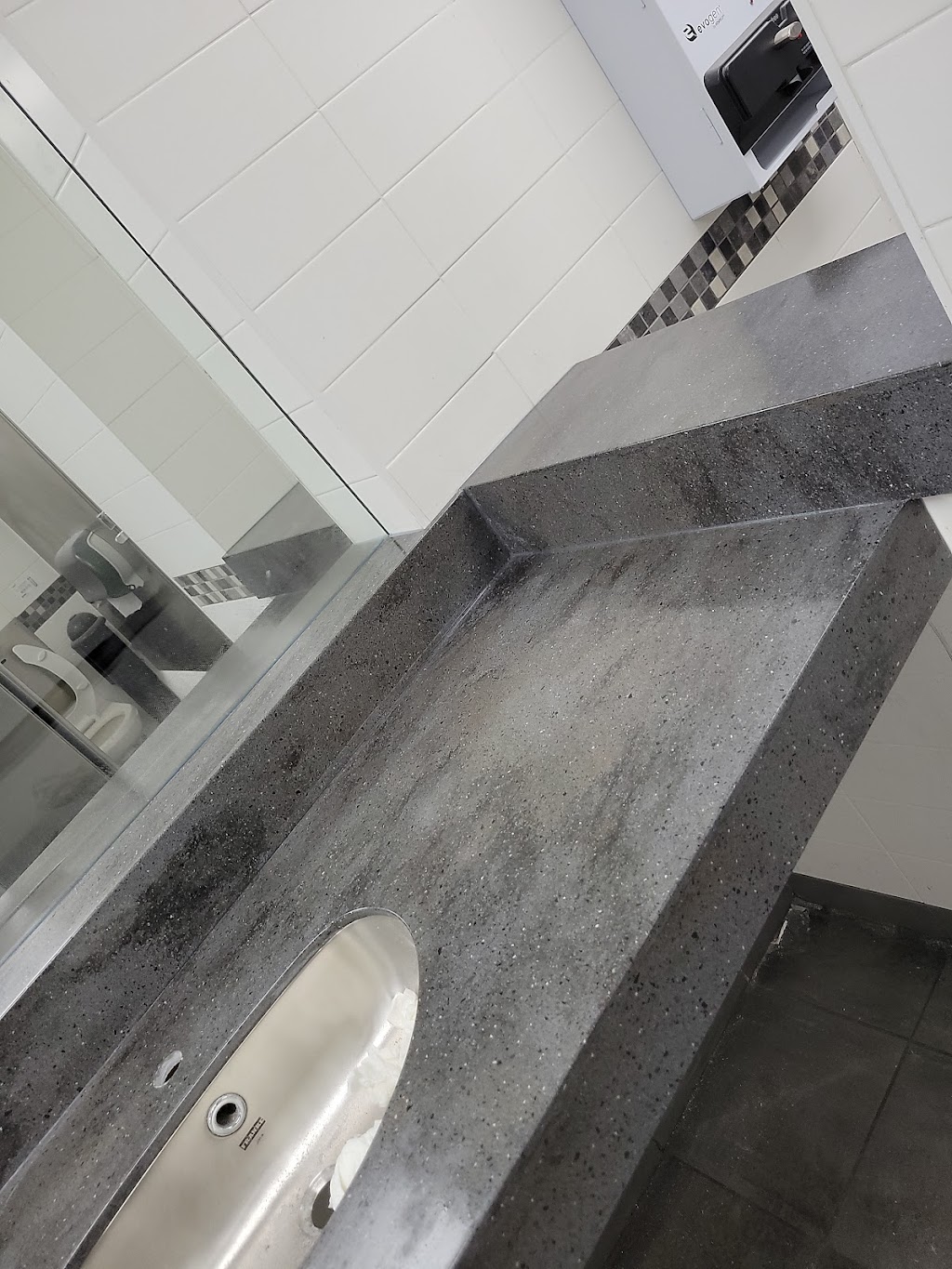L&G Solid Surfaces | 16 Cresswell Dr, Brampton, ON L6Y 2T6, Canada | Phone: (647) 688-7535
