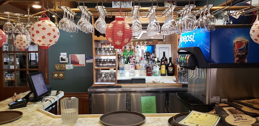 Vitos Pizzeria | 143 Hastings St N, Bancroft, ON K0L 1C0, Canada | Phone: (613) 332-4044
