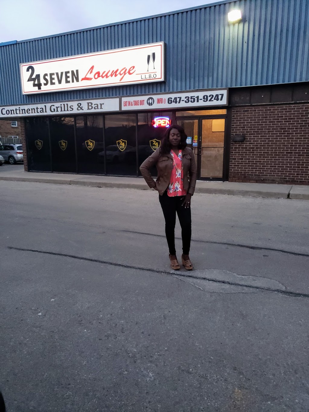 24Seven Lounge & Restaurant | 106 Humber College Blvd, Etobicoke, ON M9V 4E4, Canada | Phone: (647) 351-9247