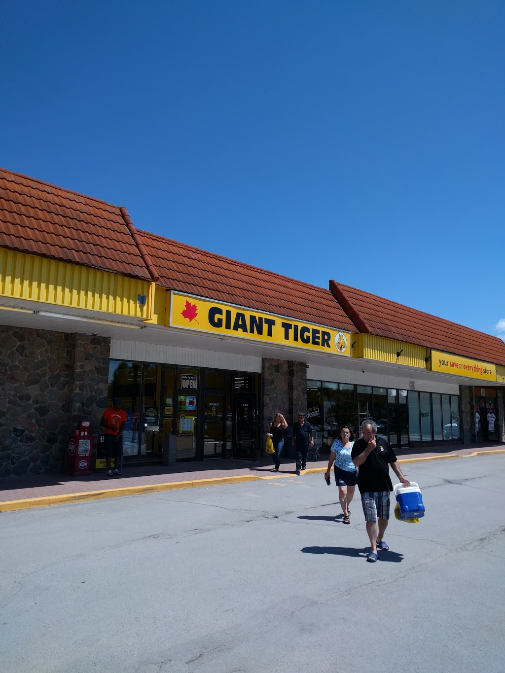 Giant Tiger | 20875 Dalton Rd, Sutton, ON L0E 1R0, Canada | Phone: (905) 722-8099