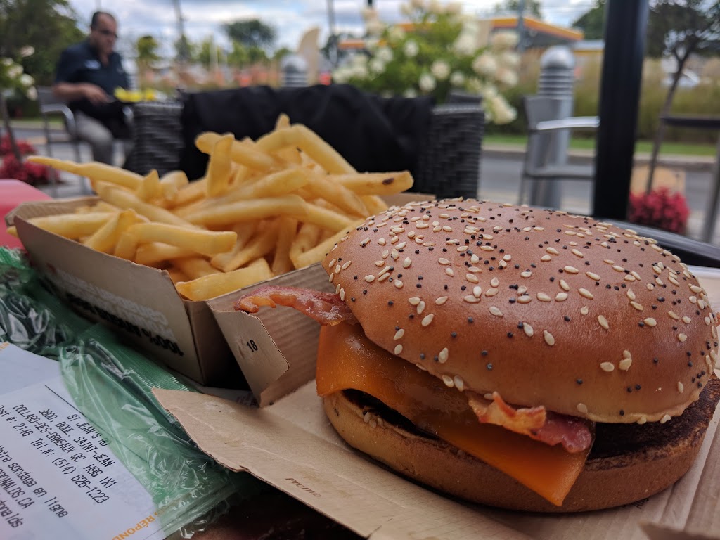 McDonalds | 3600 Boul Saint-Jean, Dollard-des-Ormeaux, QC H9G 1X1, Canada | Phone: (514) 626-1223