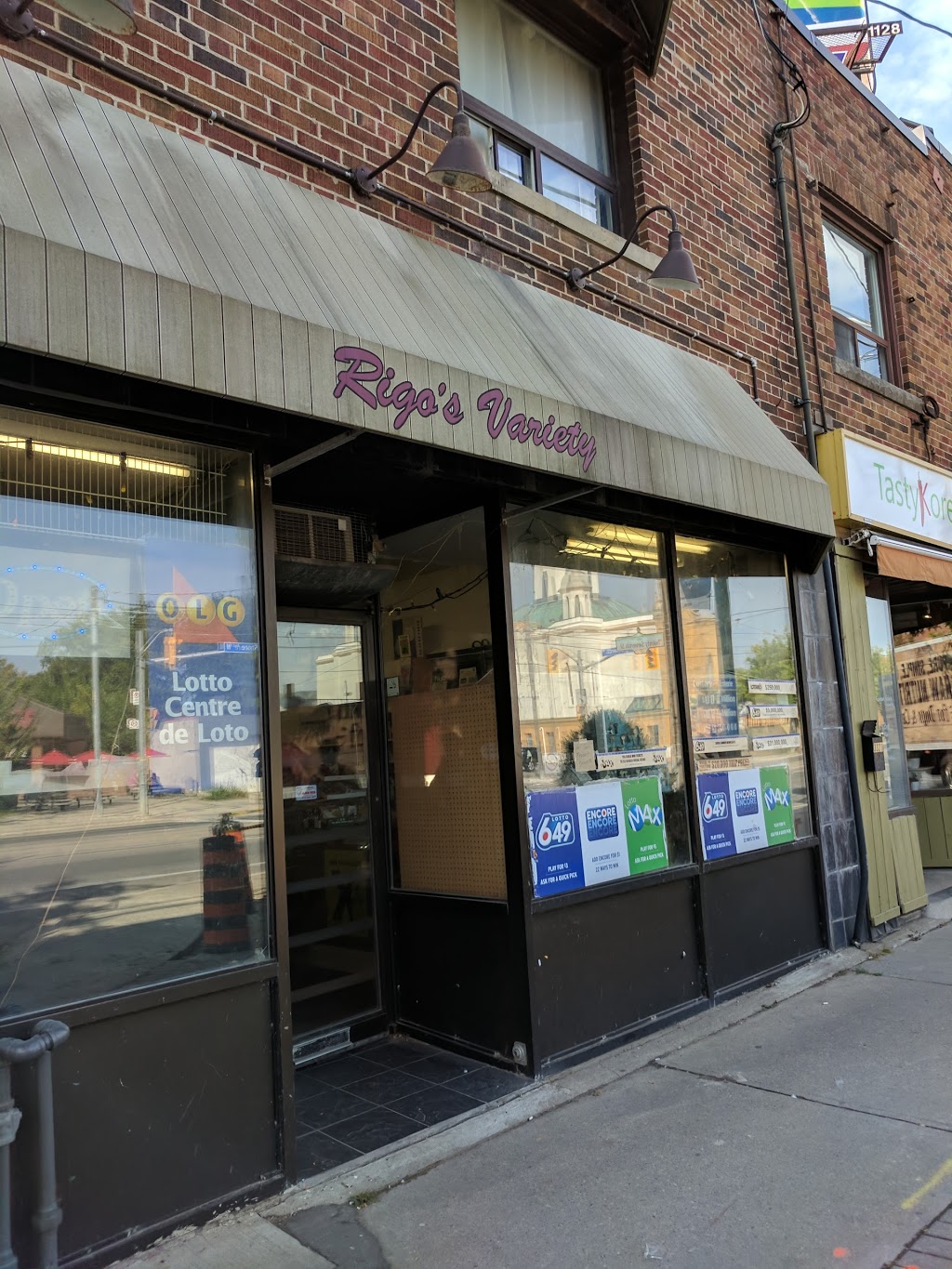 Rigos Variety | 3319 Lake Shore Blvd W, Etobicoke, ON M8W 1M8, Canada | Phone: (416) 252-4301
