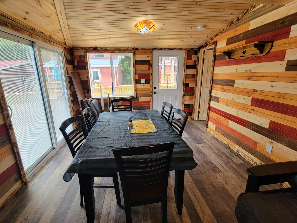 Stoneburg Cove Cottages | 59 Carter Rd, Carrying Place, ON K0K 1L0, Canada | Phone: (613) 475-0765
