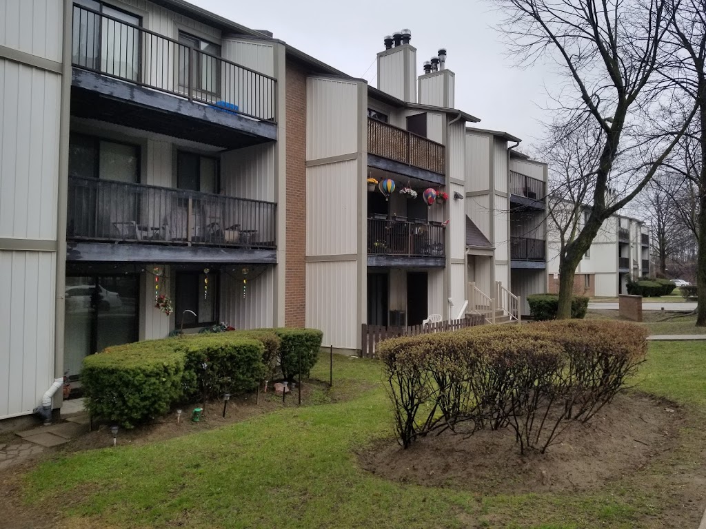 Sherobee Glen Apartments | 2075 Sherobee Rd, Mississauga, ON L5A 4C1, Canada | Phone: (905) 624-6905