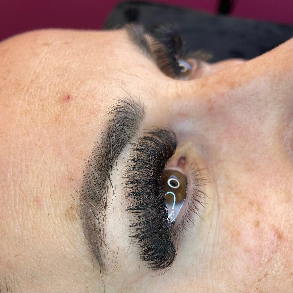 Gold Lash Paradise | 4601 Broadway Ave, Blackfalds, AB T0M 0J0, Canada | Phone: (403) 307-5908