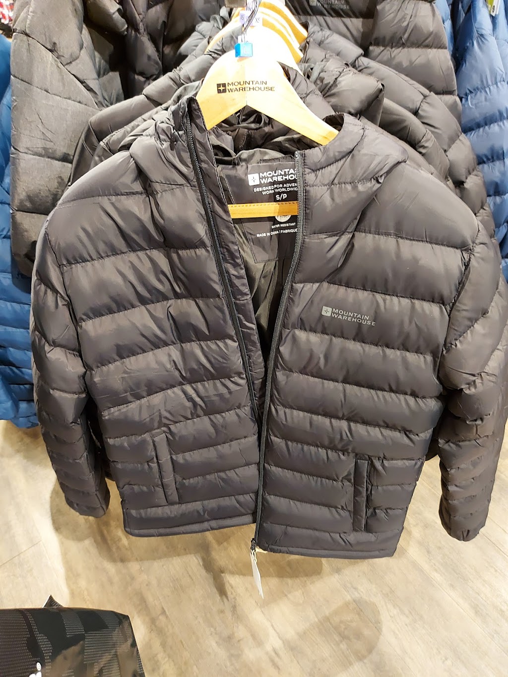 Mountain Warehouse | 7899 Templeton Station Rd, Vancouver, BC V7B 0B7, Canada | Phone: (604) 247-0901