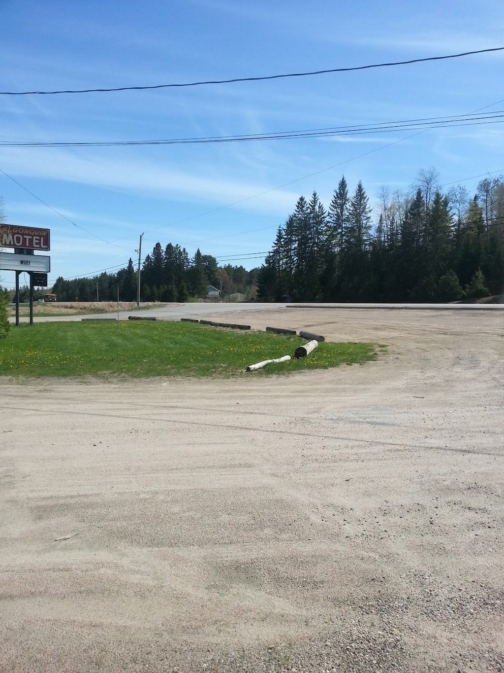 Algonquin Motel | 11191 Hwy 124, South River, ON P0A 1X0, Canada | Phone: (705) 386-2641