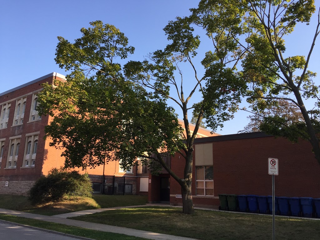 Central Public School | 638 Brant St, Burlington, ON L7R 2H2, Canada | Phone: (905) 634-7739