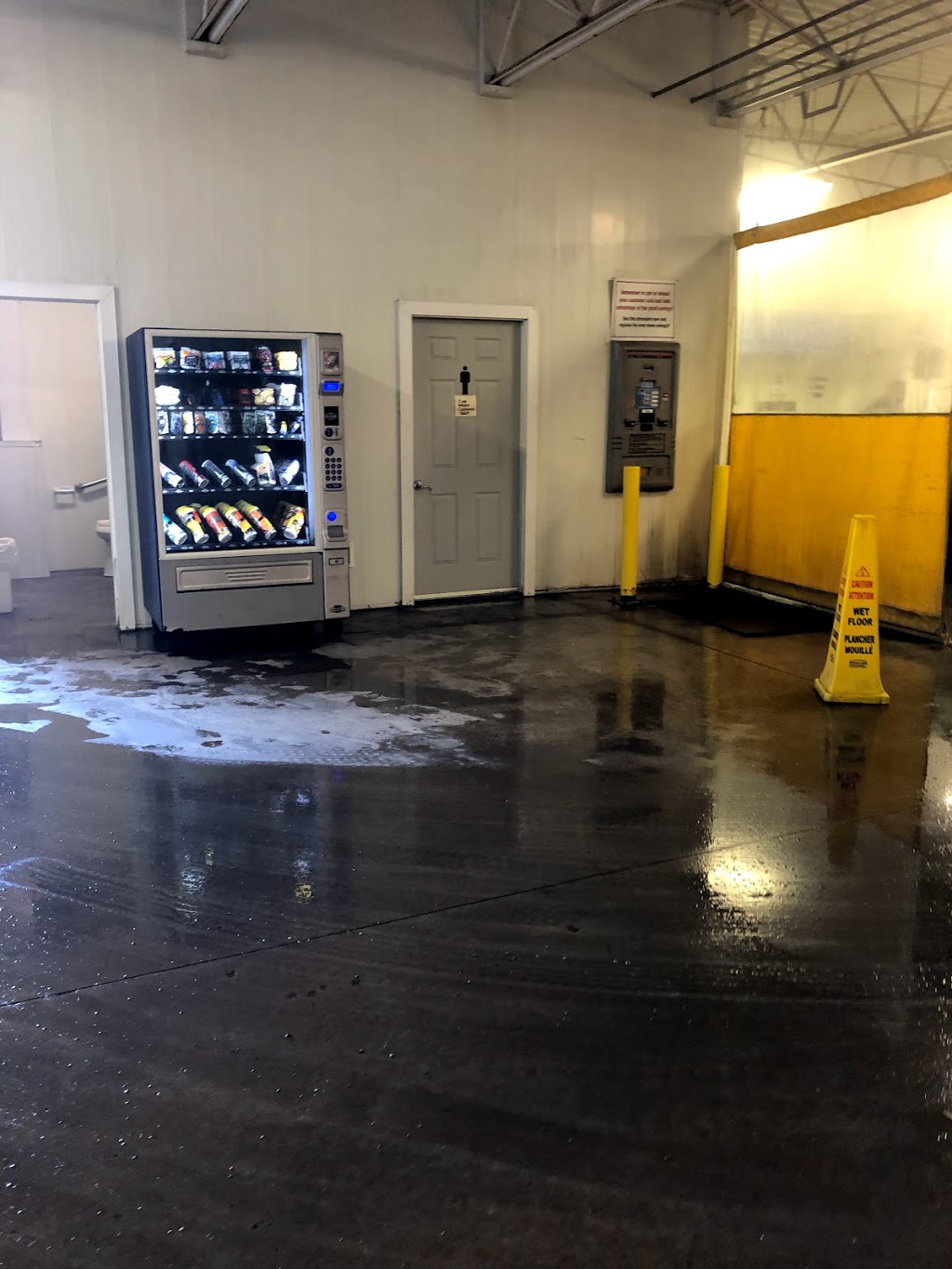 Fraser Car Wash | 2603 151 Avenue Northwest, Edmonton, AB T5Y 2M4, Canada | Phone: (780) 456-0083