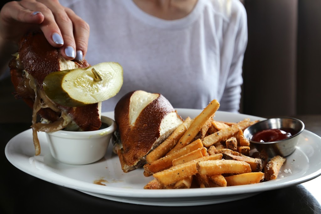 Brewsters Meadowlark | 15820 87 Ave NW, Edmonton, AB T5R 5W9, Canada | Phone: (780) 421-4677