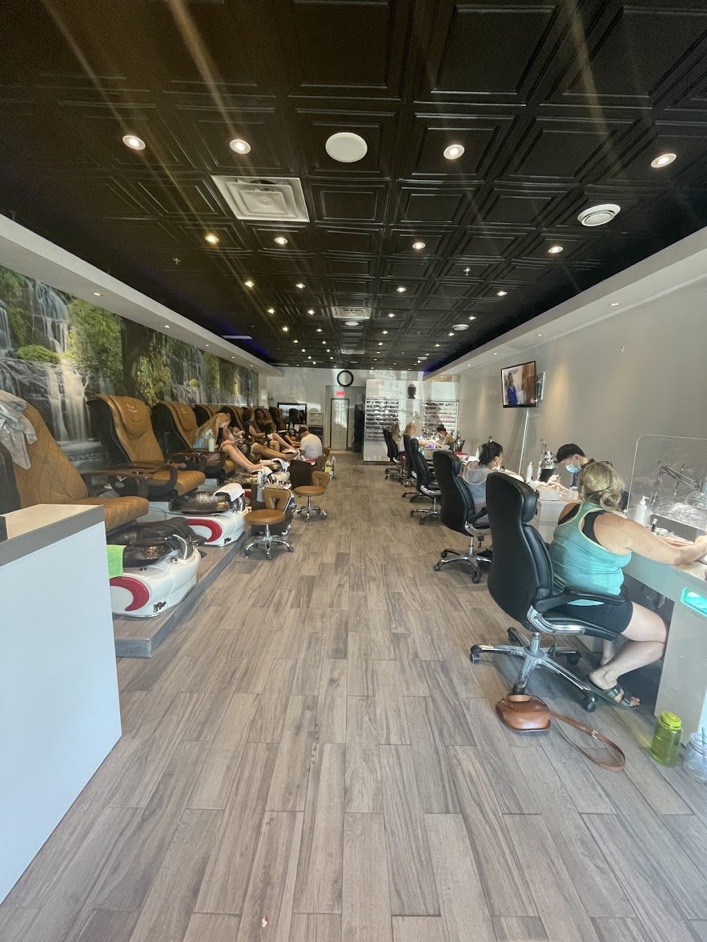 Ongles Angelina Nails | 241f Blvd. Samson, Laval, QC H7X 3E4, Canada | Phone: (450) 969-8222