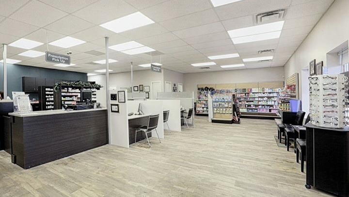 Mint Health + Drugs & Travel Clinic Meridian | 4402 37 St, Stony Plain, AB T7Z 2A9, Canada | Phone: (780) 963-9792
