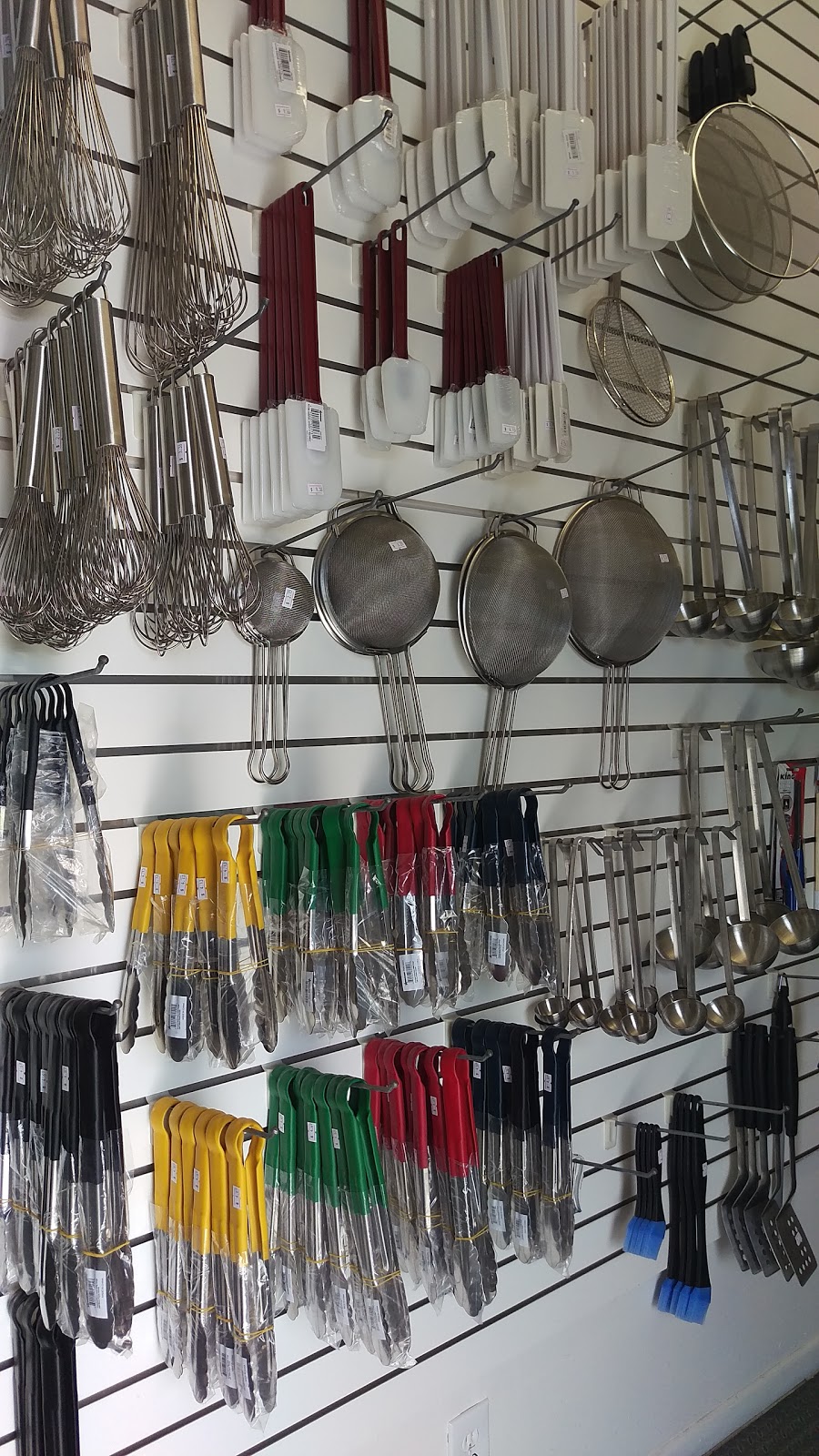 LEntrepôt de la Cuisine | 2601 Rue Belvédère S, Sherbrooke, QC J1H 0A3, Canada | Phone: (819) 933-6222