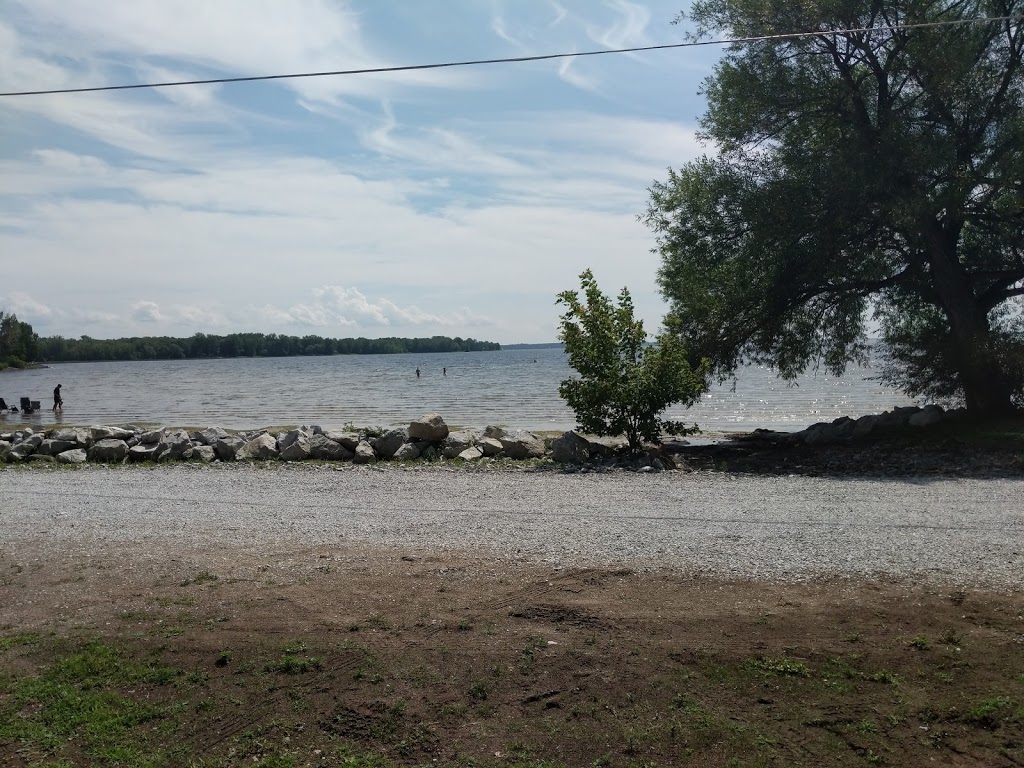 Kings Bay Resort | 1 Point Au Fer Rd, Champlain, NY 12919, USA | Phone: (514) 972-2272